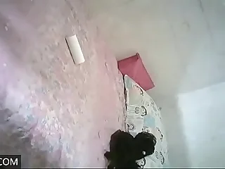 仁哥路邊發廊炮房啪啪高三辍學兼職陰部還沒發育完全的嫩妹子普通話對白